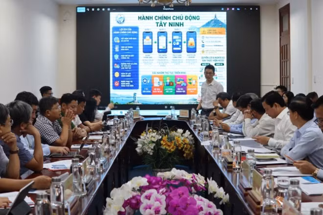 Tây Ninh thí điểm dịch vụ hành chính công chủ động.