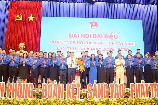 Ban Chấp hành Tây Ninh Tỉnh đoàn Tây Ninh khóa I, nhiệm kỳ 2025-2030 ra mắt Đại hội.