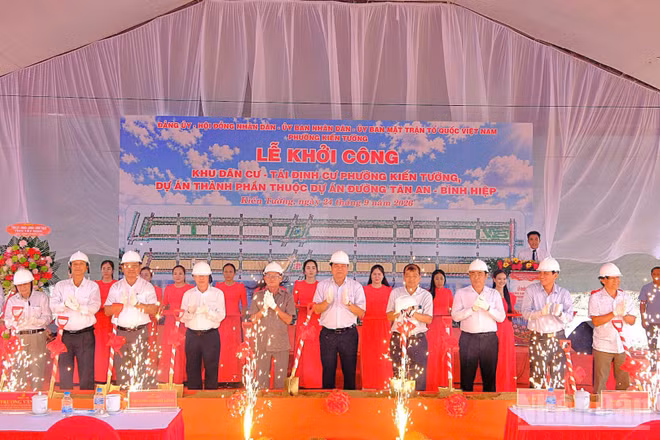 Khởi công xây dựng khu tái định cư đường Dự án đường Tân An-Bình Hiệp vào ngày 24/9/2026. (Ảnh: THANH PHONG)