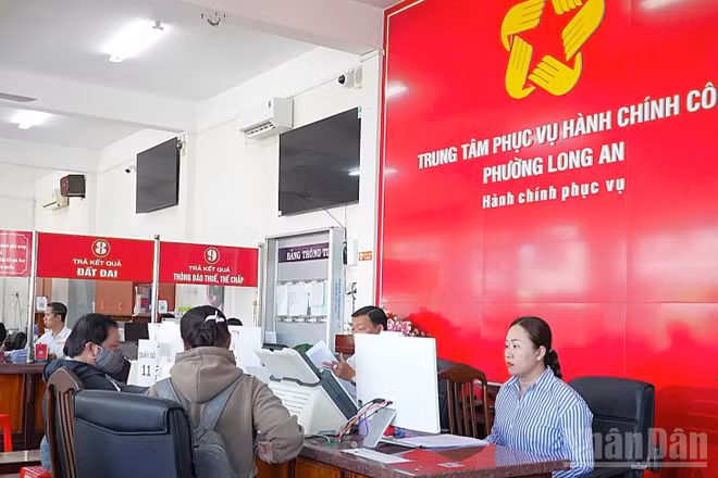 Cải cách hành chính được Tây Ninh xác định là nền tảng nâng cao hiệu lực, hiệu quả quản lý nhà nước, tạo môi trường thuận lợi cho người dân và doanh nghiệp. (Ảnh: THANH PHONG)