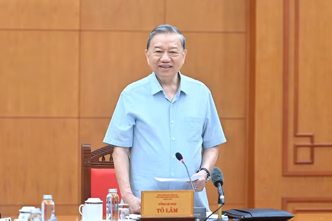 Tổng Bí thư Tô Lâm chủ trì làm việc với Ban Thường vụ Đảng uỷ Chính phủ về Luật Đất đai (sửa đổi) và các luật liên quan. (Ảnh ĐĂNG KHOA)