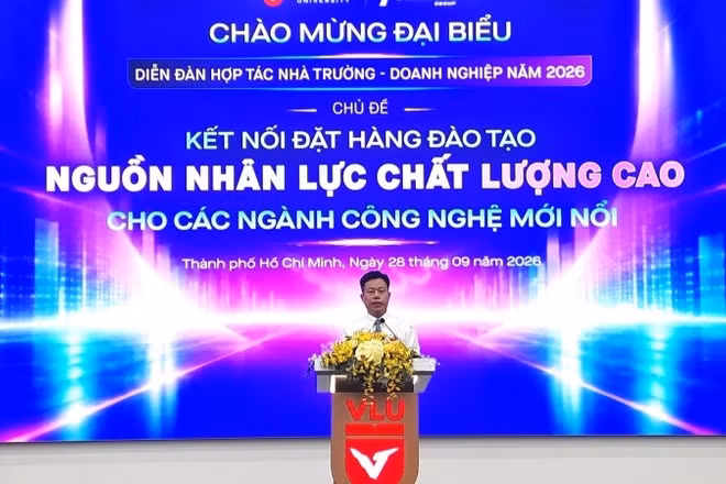 Thứ trưởng Giáo dục và Đào tạo Lê Quân phát biểu tại diễn đàn. (Ảnh: CAO TÂN)