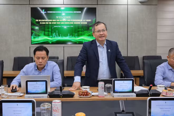 Ông Khương Lê Thành - Thành viên Hội đồng quản trị BSR phát biểu tại buổi làm việc.