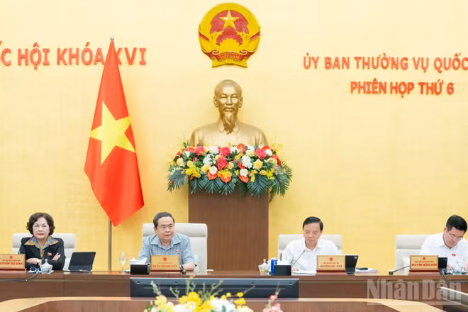 Chủ tịch Quốc hội Trần Thanh Mẫn và các Phó Chủ tịch Quốc hội dự phiên họp. (Ảnh: DUY LINH)
