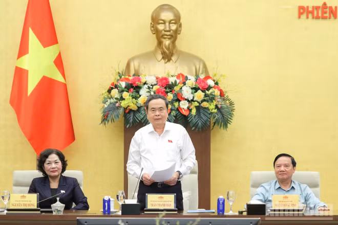 Chủ tịch Quốc hội Trần Thanh Mẫn phát biểu bế mạc Phiên họp thứ 6 của Ủy ban Thường vụ Quốc hội. (Ảnh: DUY LINH)
