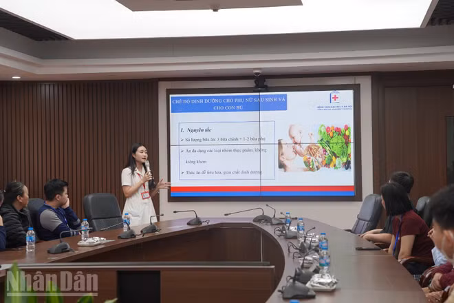 Từ móng giò đến rau xanh: Lời khuyên dinh dưỡng cho sản phụ 