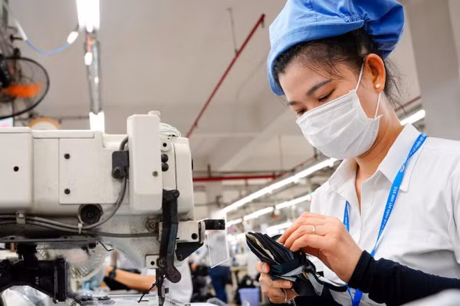 Công nhân làm việc tại Công ty Cổ phần Dệt may 29-3, thành phố Đà Nẵng