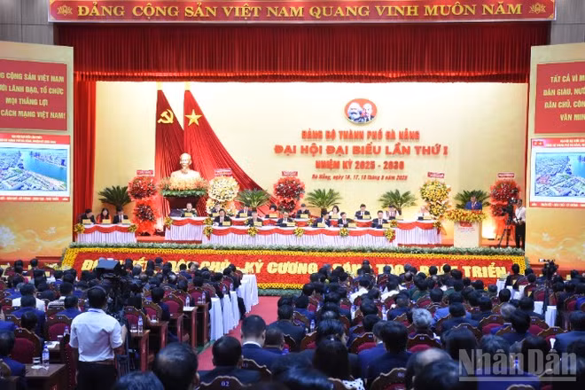 Toàn cảnh Đại hội đại biểu lần thứ I Đảng bộ thành phố Đà Nẵng nhiệm kỳ 2025-2030, sáng 18/9. (Ảnh: ANH ĐÀO)