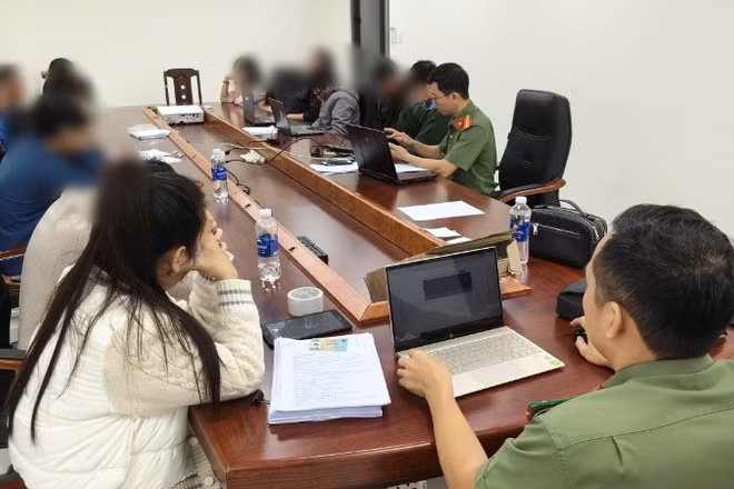 Công an thành phố Đà Nẵng triệt xoá dự án tiền ảo "ma" bắt giữ 14 đối tượng liên quan. (Ảnh Công an cung cấp)