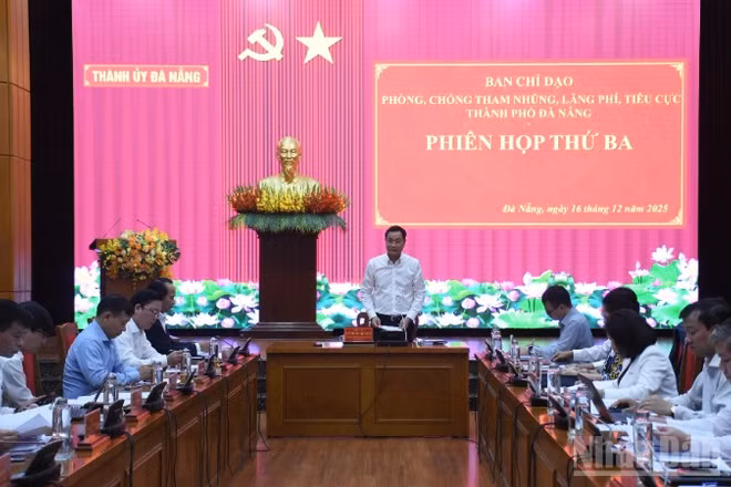 Đà Nẵng khai mạc phiên họp thứ 3, Ban Chỉ đạo phòng, chống tham nhũng, lãng phí, tiêu cực thành phố. (Ảnh: ANH ĐÀO)