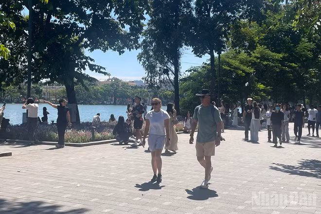 Khu vực Hà Nội ngày nắng, đêm không mưa, sáng sớm và đêm trời lạnh. (Ảnh minh họa: Đ.T)