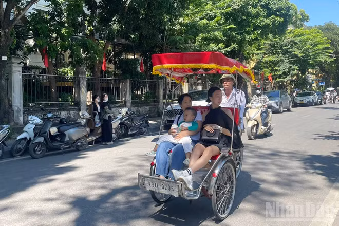 Dự báo khu vực Hà Nội có mây, ngày nắng, đêm không mưa. (Ảnh: Đ.T)