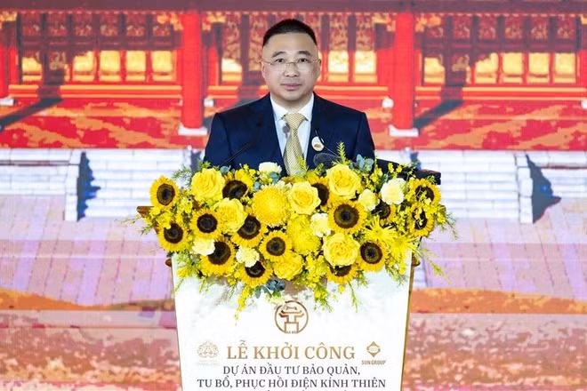Ông Trần Minh Sơn, thành viên Hội đồng Sáng lập, Phó Chủ tịch Thường trực Tập đoàn Sun Group, đại diện đơn vị thi công, phát biểu tại lễ khởi công. (Ảnh: SUN GROUP)