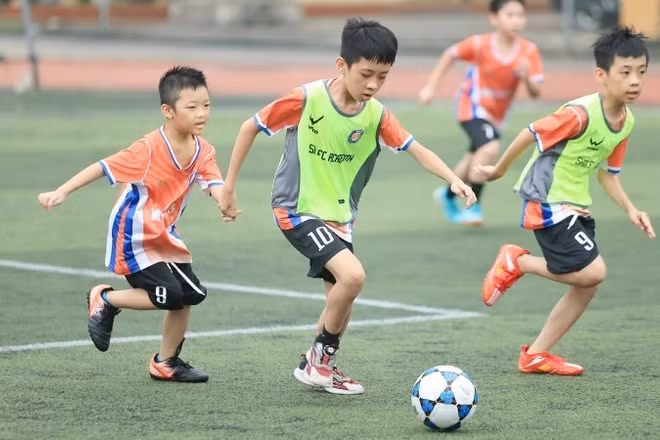 Chương trình thể thao và giáo dục SHB FC Academy diễn ra vào mỗi cuối tuần. (Ảnh: SHB)