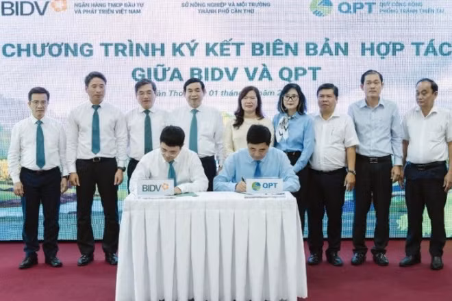 Đại diện Lãnh đạo QPT và BIDV ký kết Biên bản hợp tác 