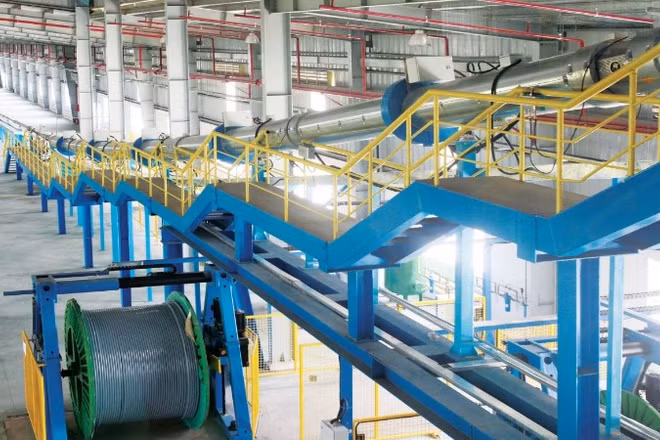 CADIVI sở hữu hệ thống bọc 3 lớp lưu hóa khô cáp ngầm trung thế CCV-Line của hãng Troester (Đức).