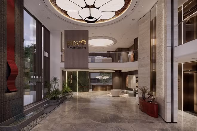 Biểu tượng hoa mai vàng nổi bật tại sảnh đón khách chi nhánh Trung tâm khách hàng cá nhân cao cấp miền nam.