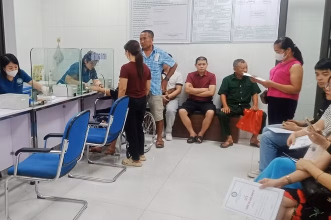 Người dân khám, chữa bệnh tại Bệnh viện Phạm Ngọc Thạch, tỉnh Thái Nguyên