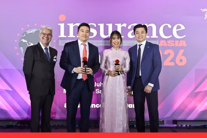 Đại diện Prudential Việt Nam nhận giải tại Insurance Asia Awards 2026.