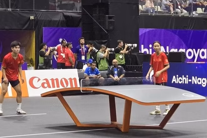Nguyễn Hoàng Minh Tân và Trịnh Gia Nghi mang về Huy chương đồng cho teqball Việt Nam.