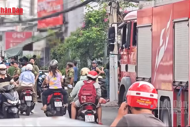 [Video] Cháy nhà ở phường Linh Xuân, nam thanh niên 20 tuổi tử vong