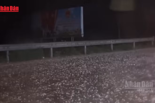 [Video] Mưa đá dồn dập đầu tháng 5 ở Bắc Bộ, cảnh báo nguy cơ còn tiếp diễn
