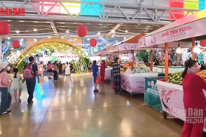 [Video] Lễ hội Trái cây Nam Bộ 2026 thu hút đông đảo du khách tại Suối Tiên