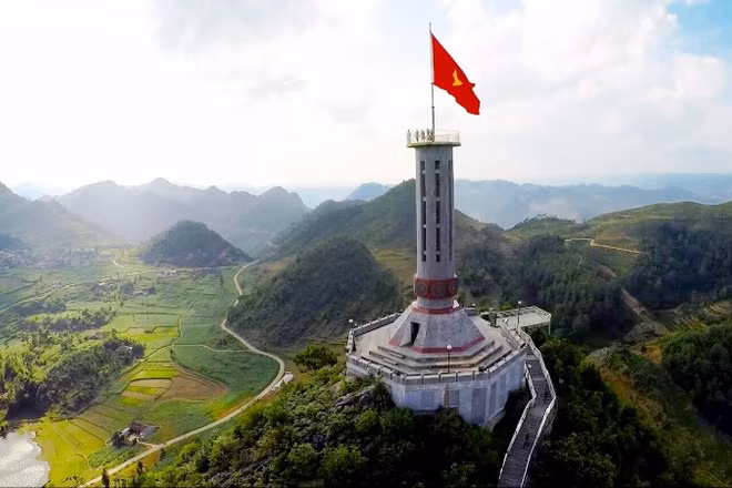 Tuyên Quang là tỉnh biên giới cực bắc của Tổ quốc.