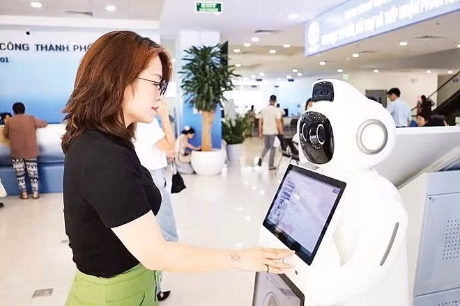 Trung tâm Phục vụ hành chính công Thành phố Hà Nội ứng dụng robot AI hỗ trợ, tư vấn thủ tục hành chính cho người dân.