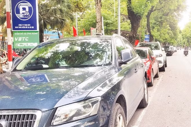 Thủ đô Hà Nội triển khai thu phí điện tử không dừng tại tất cả bãi đỗ xe và điểm trông giữ ô-tô được cấp phép từ ngày 1/7/2026.