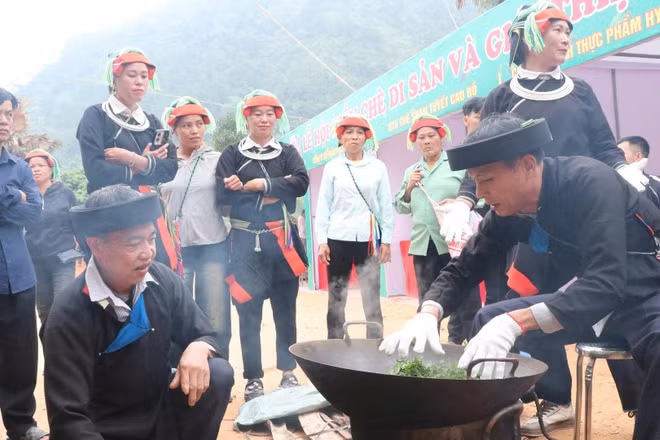 Xã Cao Bồ, tỉnh Tuyên Quang tổ chức Lễ hội "Miền chè di sản" nhằm tôn vinh giá trị nghề làm chè thủ công truyền thống.