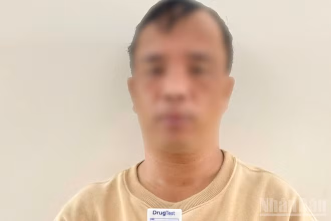 Cơ quan công an đã tống đạt các quyết định khởi tố vụ án, khởi tố bị can và lệnh cấm đi khỏi nơi cư trú đối với T.Q.V để tiếp tục điều tra, xử lý theo quy định.