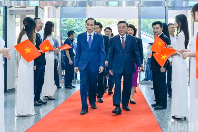 Thường trực Ban Bí thư Trần Cẩm Tú dự Phiên họp toàn thể về đối ngoại Đảng và đối ngoại nhân dân. (Ảnh: DUY LINH)