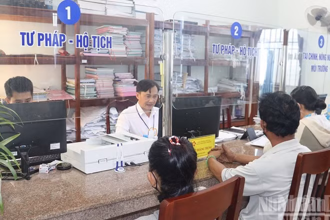 Quảng Ngãi yêu cầu việc tiếp nhận, giải quyết thủ tục hành chính công khai, minh bạch, đúng quy định. (Ảnh: HIỂN CỪ)