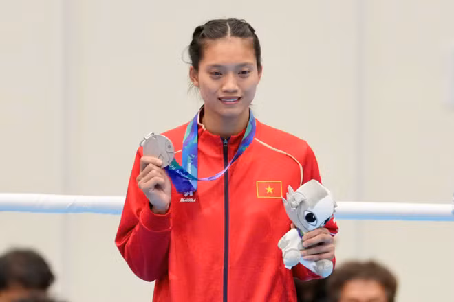 Nguyễn Thị Tâm giành Huy chương bạc hạng 51kg nữ môn boxing. (Ảnh: Tam Ninh)