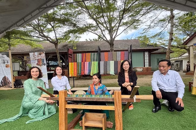 Không gian trải nghiệm nghề truyền thống. Ảnh: Khánh Chi