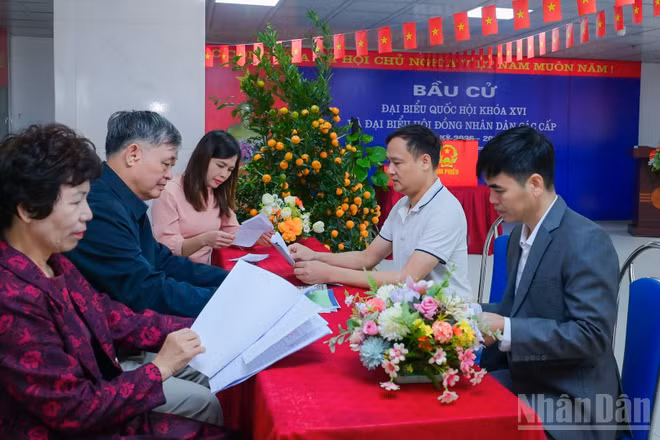 Tại tổ bầu cử số 2, khu vực 13 xã Thuận An (Thành phố Hà Nội) mọi công tác chuẩn bị cho "Ngày hội non sông" đã sẵn sàng.