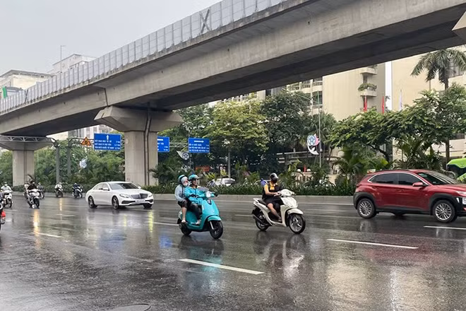 Khu vực Hà Nội dự báo từ tối 14/10 đến hết ngày 15/10 có mưa rào và dông (Ảnh minh họa: Đ.T)