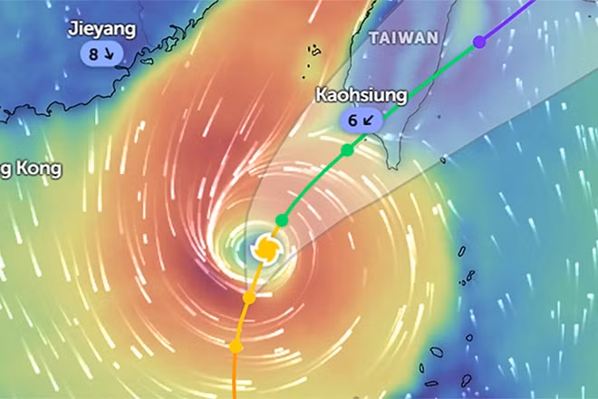 Vị trí bão số 14 lúc 20 giờ 15 phút ngày 11/11. (Ảnh Zoom Earth)