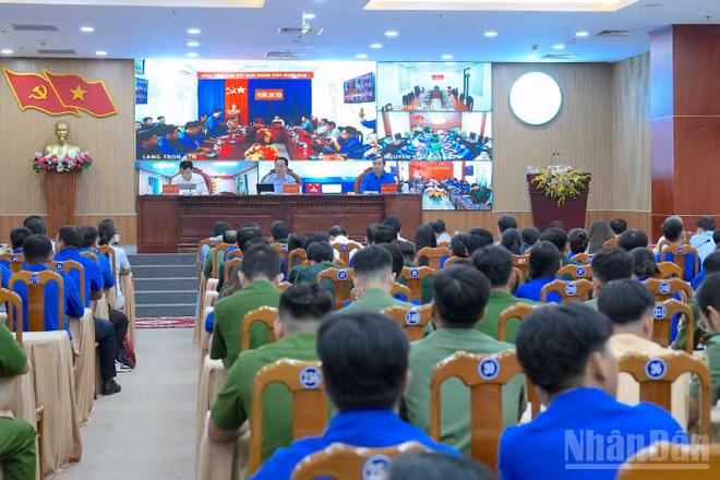 Quang cảnh hội nghị đối thoại. (Ảnh: HỮU TÙNG)