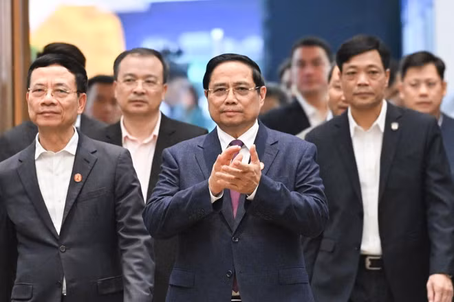 Thủ tướng Phạm Minh Chính và các đại biểu đến dự hội nghị.
