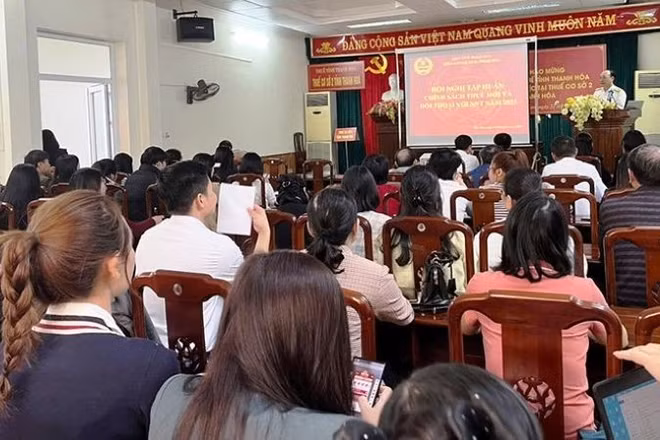 Hệ thống cơ quan thuế của tỉnh Thanh Hóa quán triệt tới hộ kinh doanh chuyển đổi phương pháp nộp thuế.