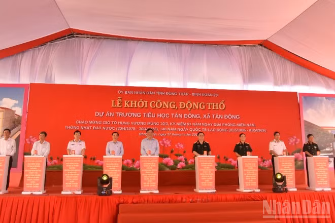 Nghi thức lễ khởi công, động thổ xây dựng Trường Tiểu học Tân Đông.