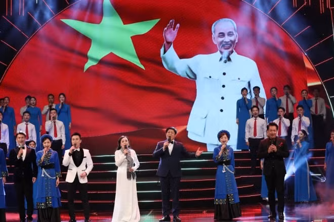 Ca ngợi Chủ tịch Hồ Chí Minh là đề tài nghệ thuật không bao giờ cạn đối với các nghệ sĩ Việt Nam.