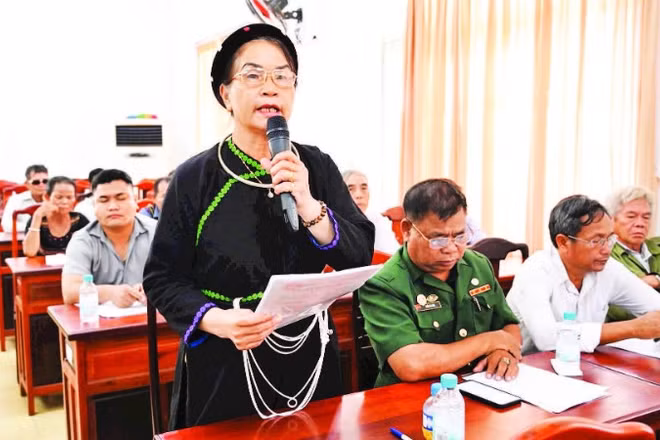 Người có uy tín trong cộng đồng đóng góp ý kiến tại buổi gặp mặt với lãnh đạo tỉnh Đồng Nai.