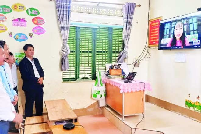 Phòng học trực tuyến tại Trường tiểu học Ca Thành (xã Ca Thành, tỉnh Cao Bằng) giúp cải thiện, nâng cao chất lượng đào tạo.