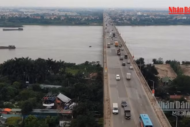 [Video] Hà Nội phân luồng giao thông trên cầu Thăng Long từ ngày 22/10