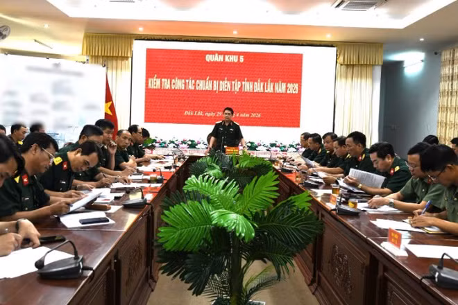 Đoàn công tác Quân khu 5 làm việc với Bộ Chỉ huy Quân sự tỉnh và các lực lượng chức năng về công tác chuẩn bị diễn tập khu vực phòng thủ kết hợp diễn tập phòng thủ dân sự tỉnh Đắk Lắk năm 2026. 