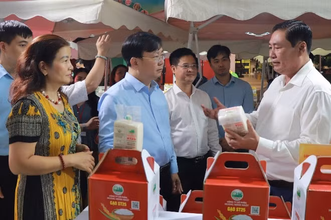 Quảng bá, giới thiệu sản phẩm gạo đặc sản Cần Thơ trong chương trình.