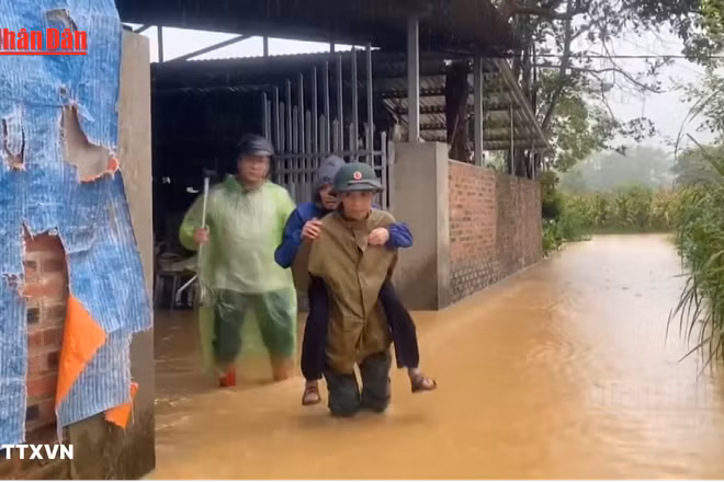 [Video] Lũ trên sông Bằng Giang lên nhanh, nhiều khu vực ở Cao Bằng ngập sâu